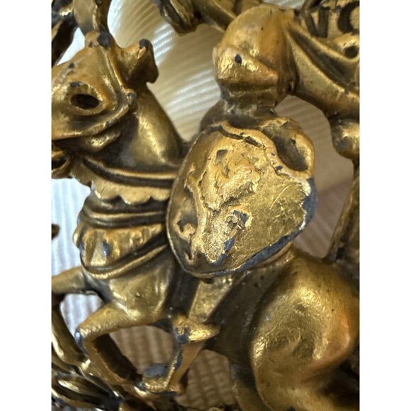 Vintage Brass Knight Plaque Keychain Featuring Sir Launcelot On Horse With Castl - Picture 6 of 12